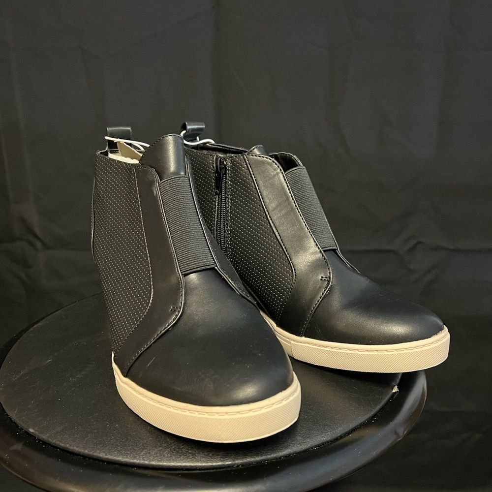 Platform sneakers